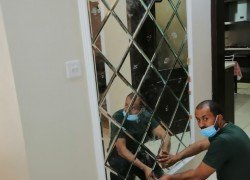 تركيب مرايا بتشكيلات متنوعة